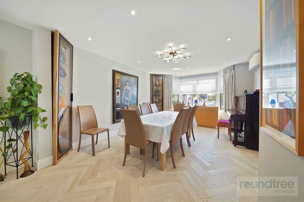 Additional image 5 of 4 bed semi-detached house for saleEdgwarebury Gardens, Edgware HA8