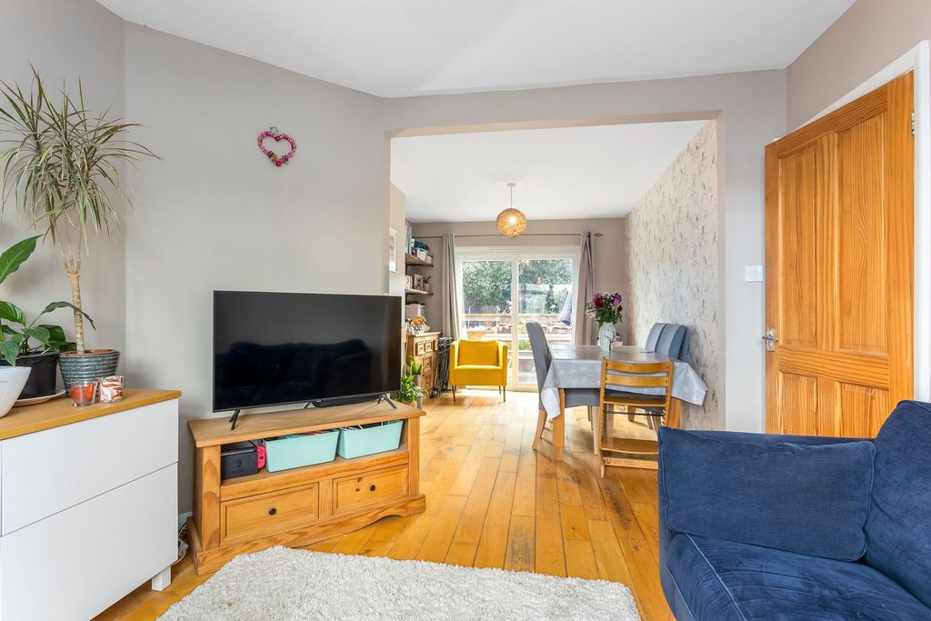 Property photo 2 of 21