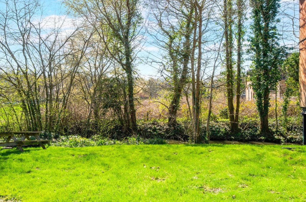 Property photo 2 of 17 1430593-3-69ba975...