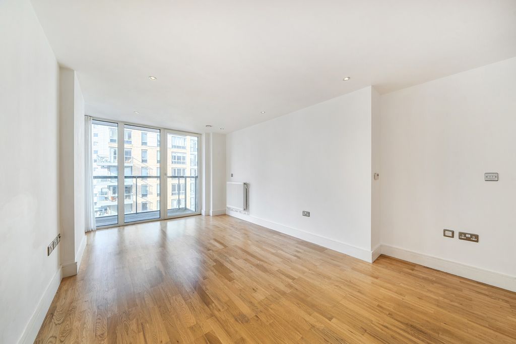 Property photo 1 of 17 1421882-9-69A6Ca1...