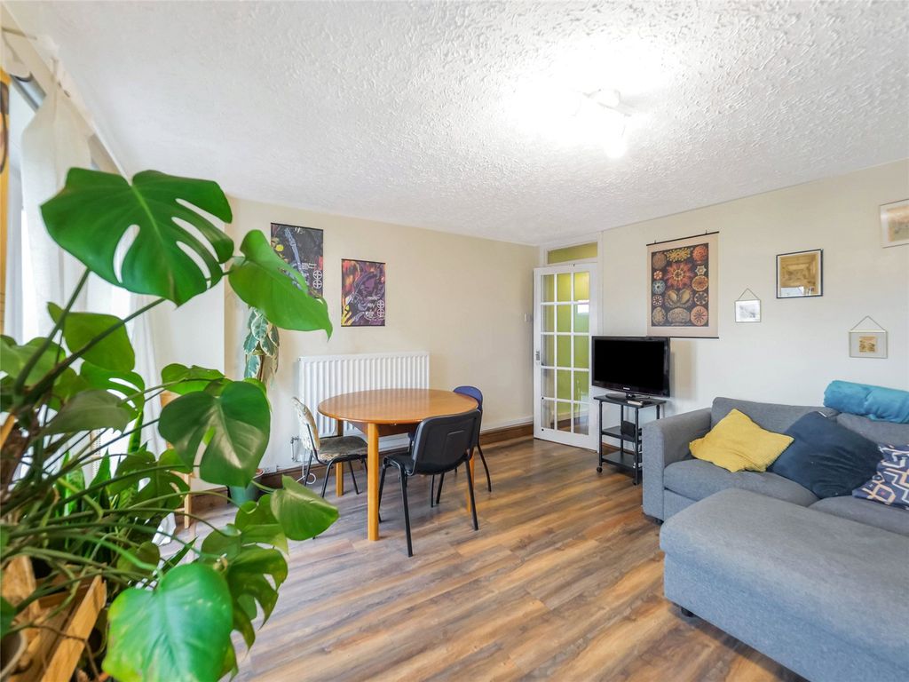 Property photo 3 of 18 Living Room