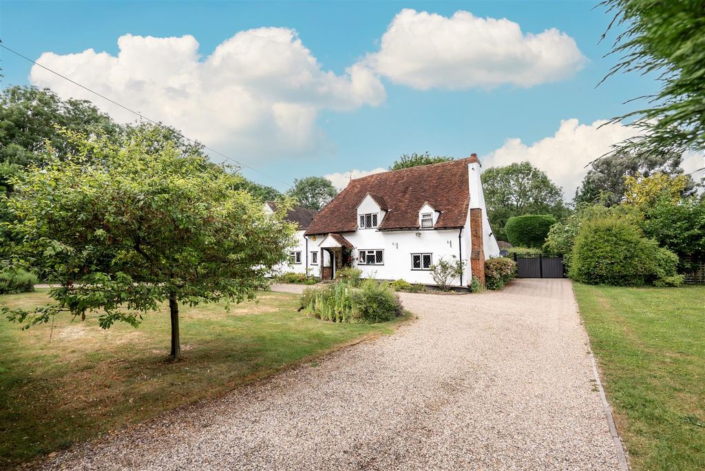 Property photo 2 of 39 Roydon-57-1.Jpg