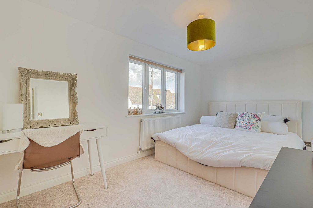 Additional image 28 of 4 bed detached house for saleThundersley Park Road, Benfleet SS7