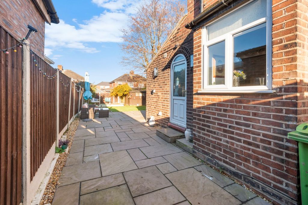 Property photo 3 of 32