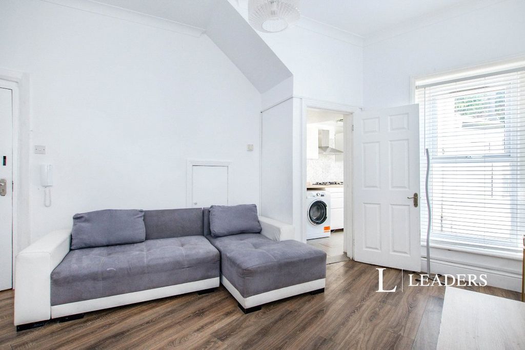 Property photo 2 of 10 Picture No. 07