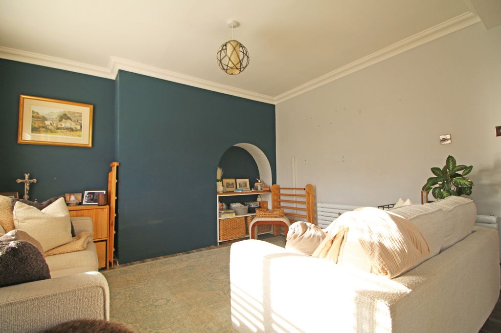 Property photo 2 of 26