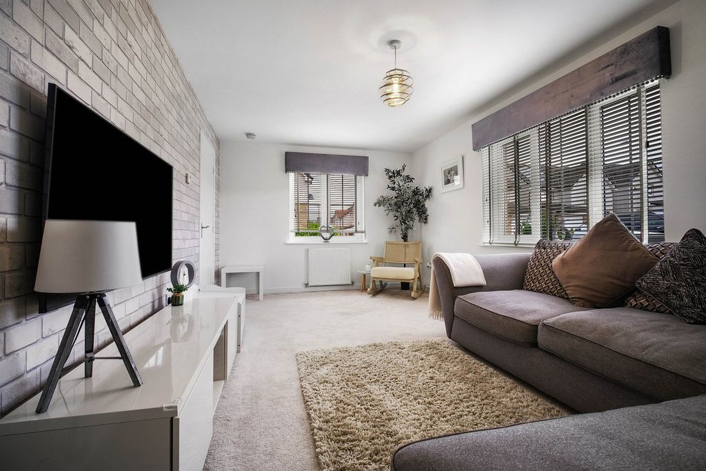 Property photo 3 of 19