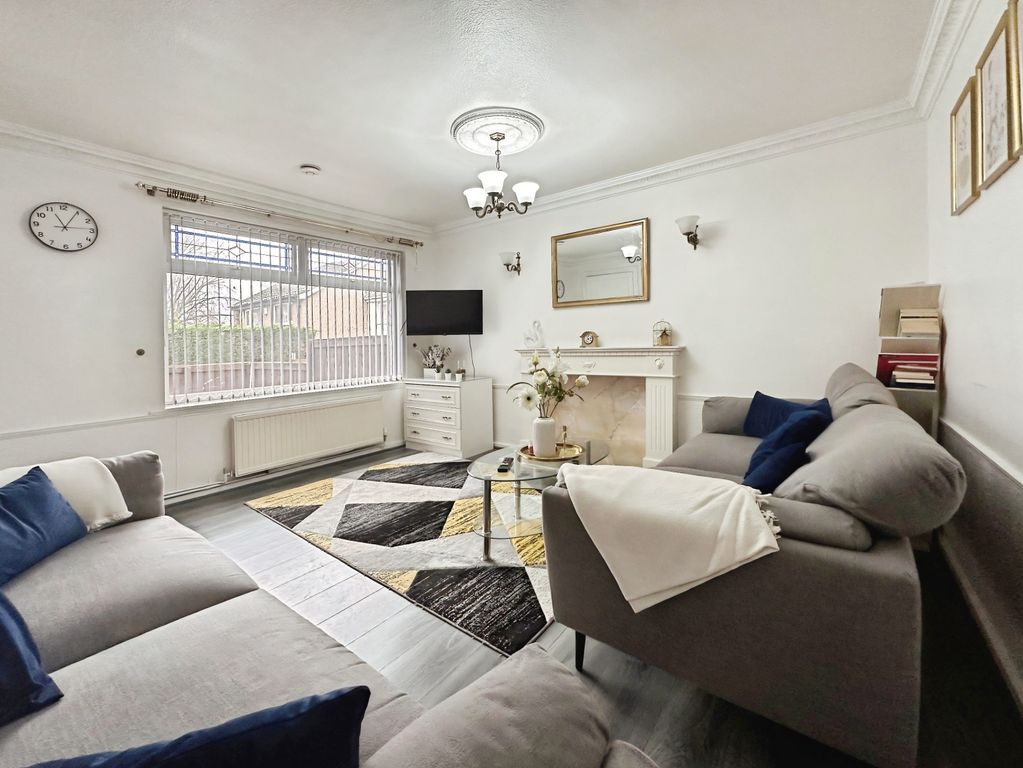 Property photo 2 of 14 Lounge