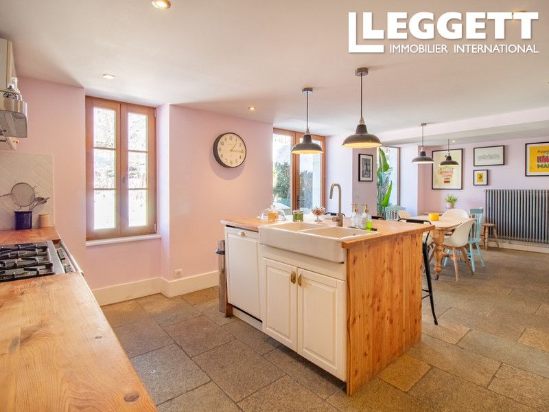 Property photo 3 of 10