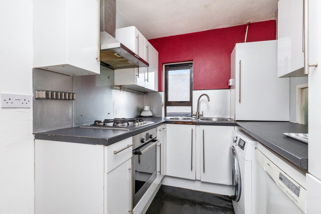 Property photo 3 of 11 3948413