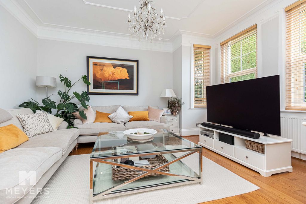 Property photo 3 of 44