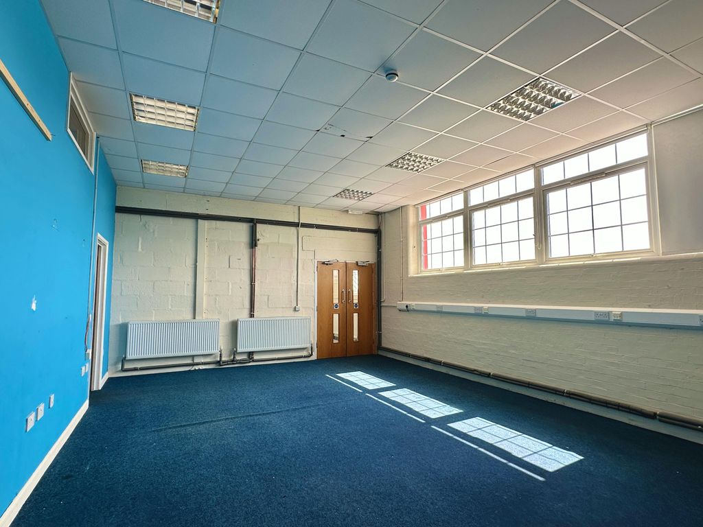 Property photo 3 of 8 Image 5