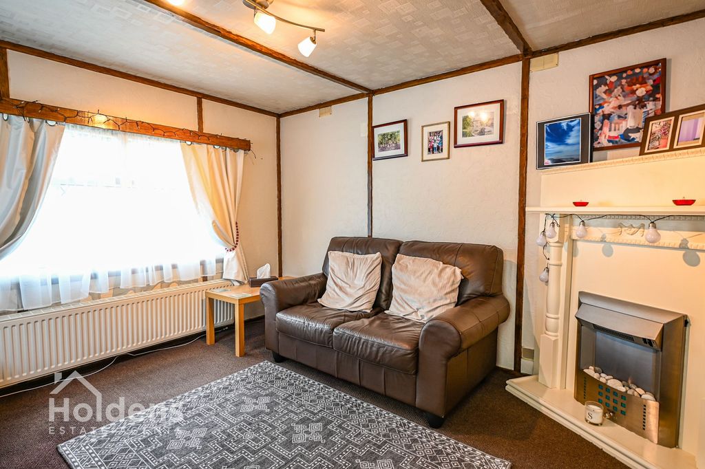 Property photo 2 of 18