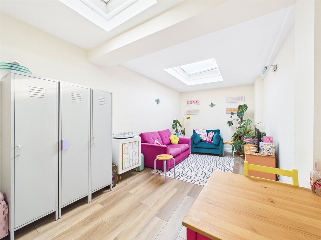 Property photo 2 of 13 Picture No. 29