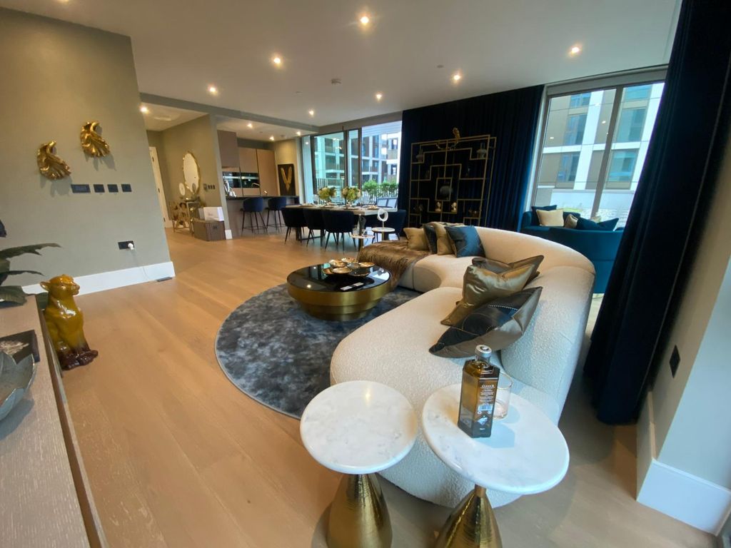 Property photo 3 of 44