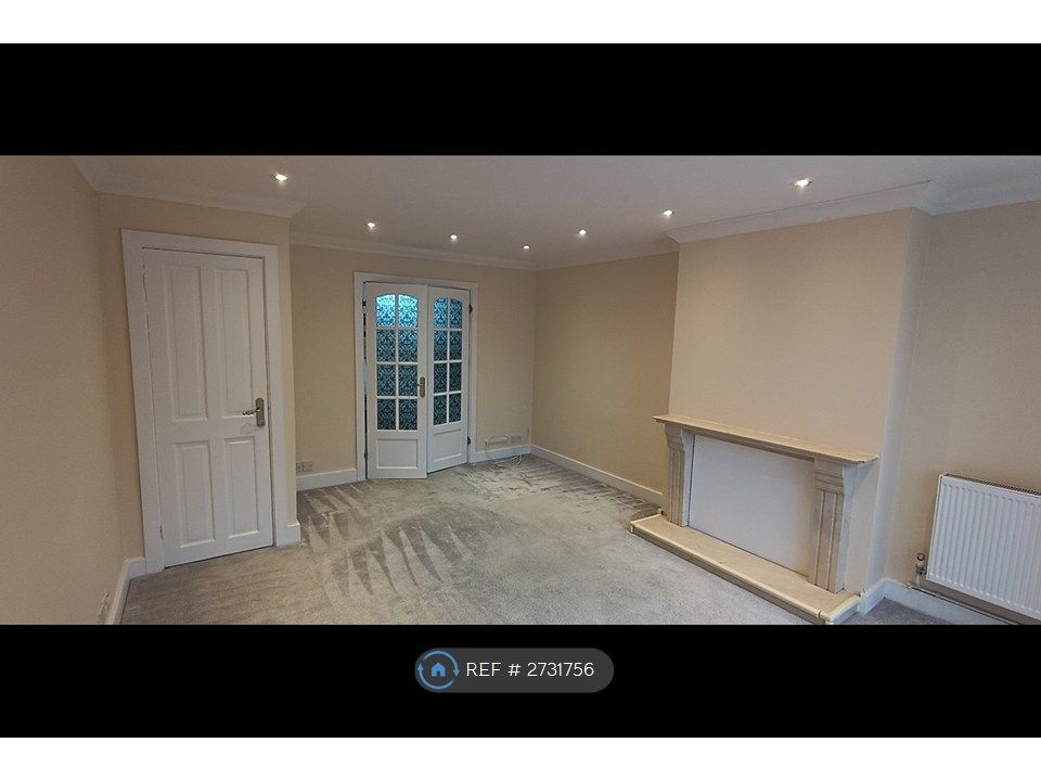 Property photo 3 of 15 Living Room