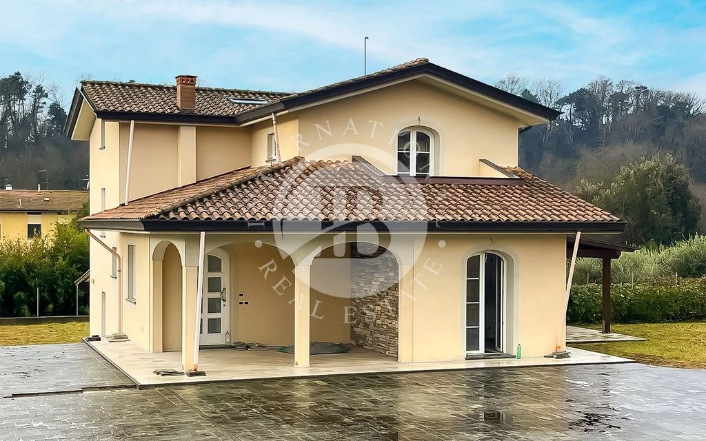 Property photo 3 of 23