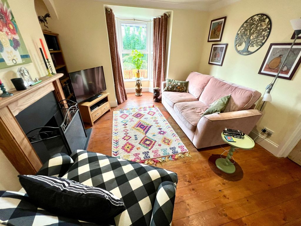 Property photo 3 of 19