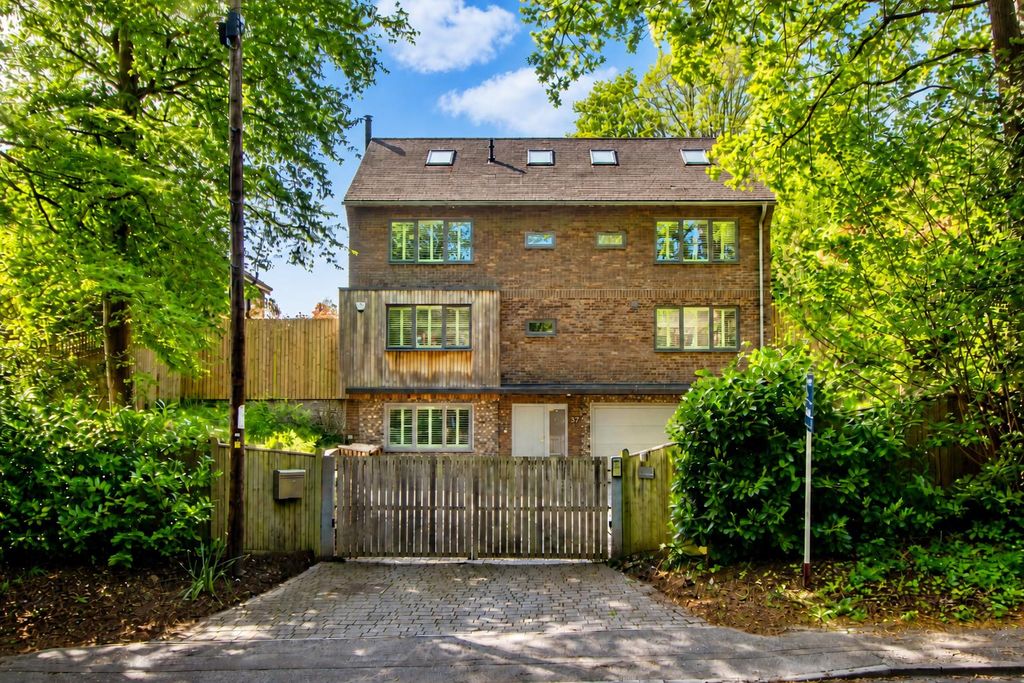 Property photo 1 of 44