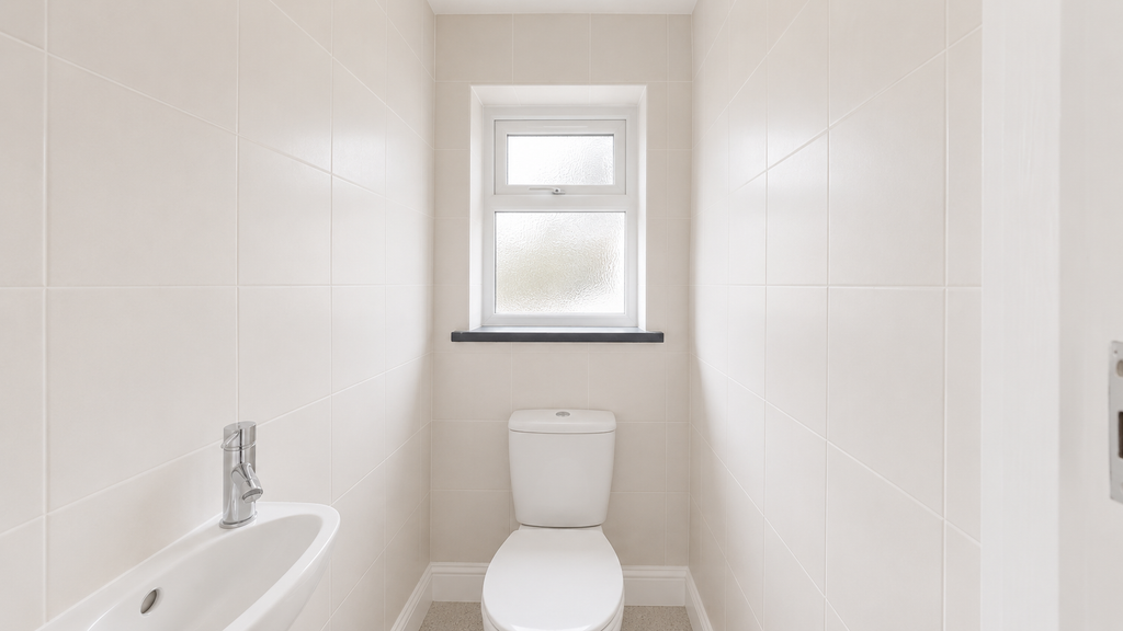 Property photo 3 of 15 Downstairs WC - Angle 1