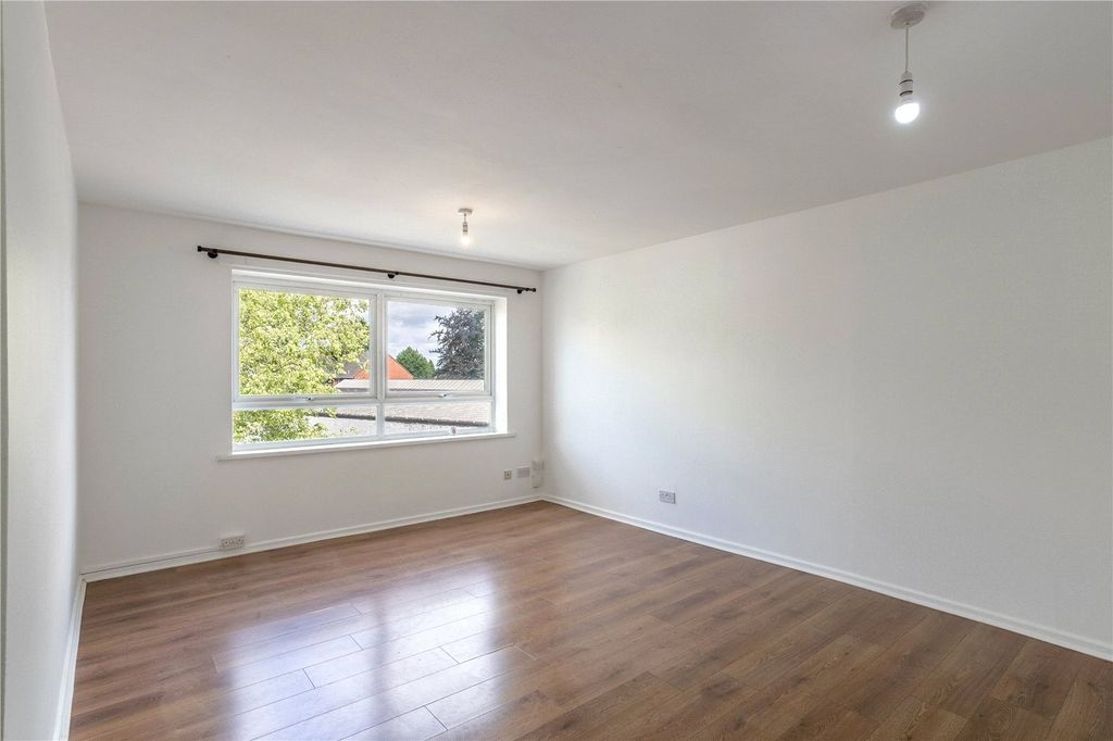 Property photo 3 of 12 Picture No. 10
