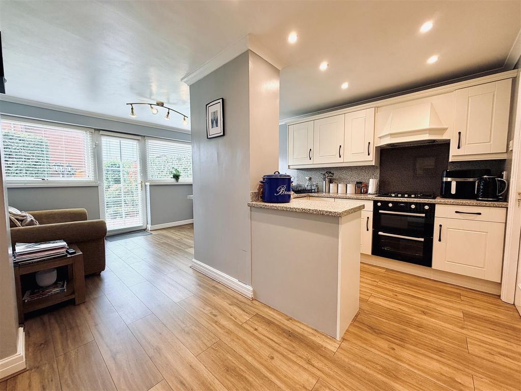 Property photo 3 of 37 Image 3