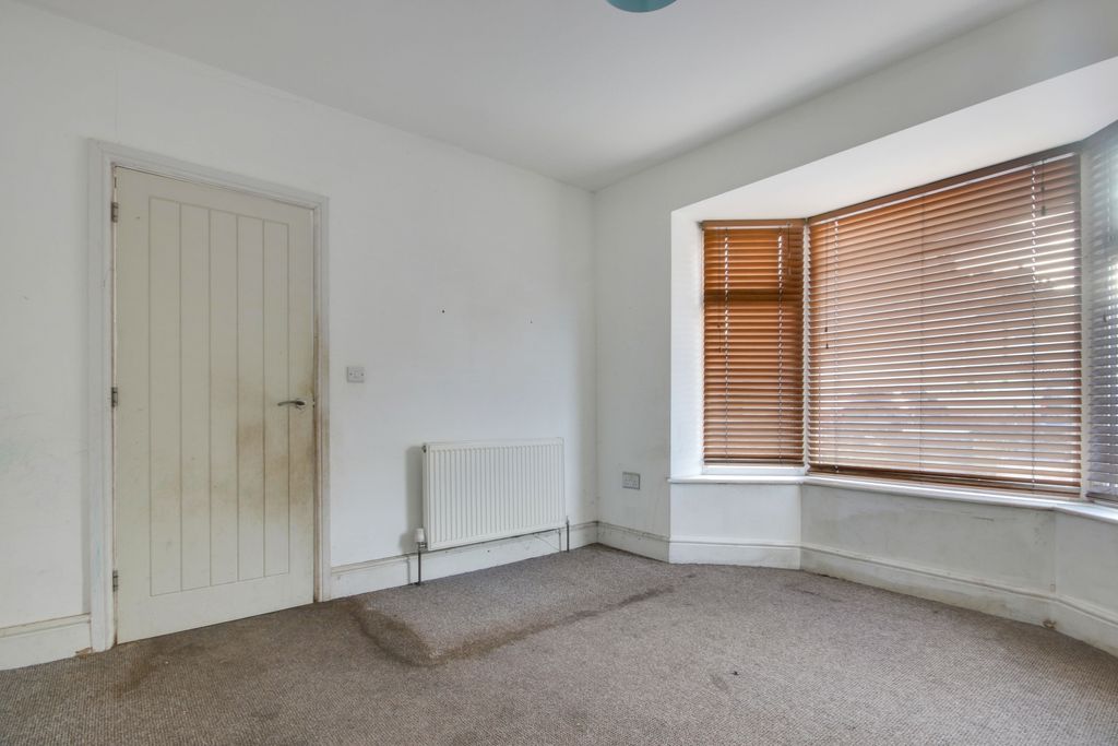 Property photo 3 of 12 Img_0042-Img_0044