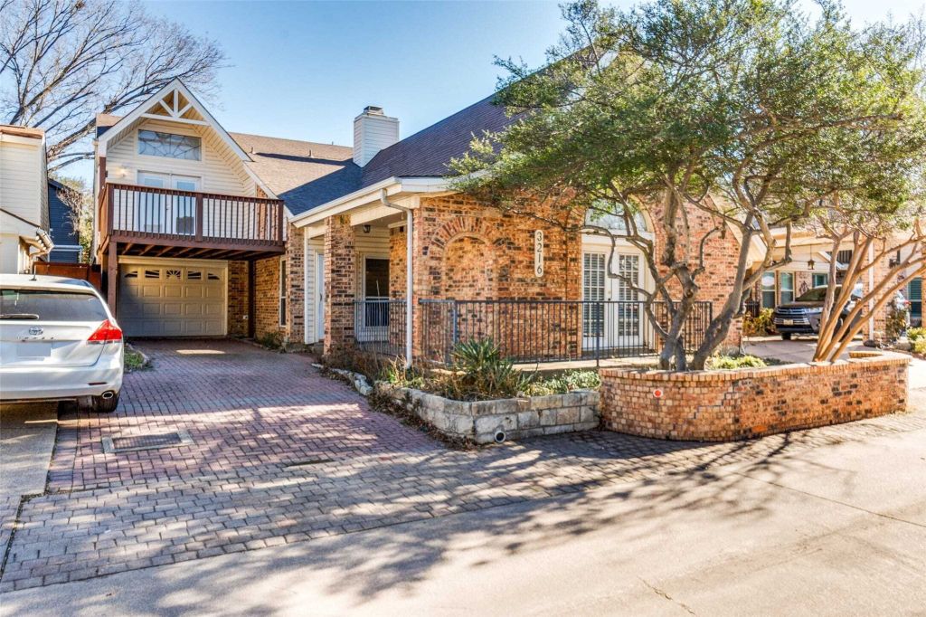 Property photo 1 of 25