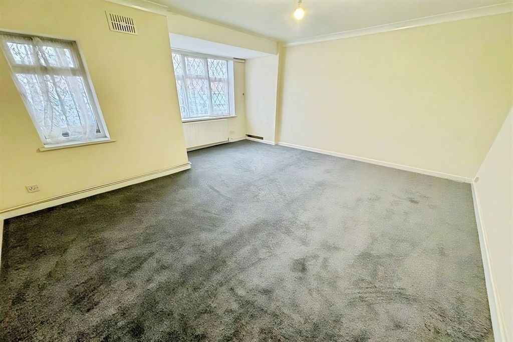 Property photo 3 of 13 (Main)