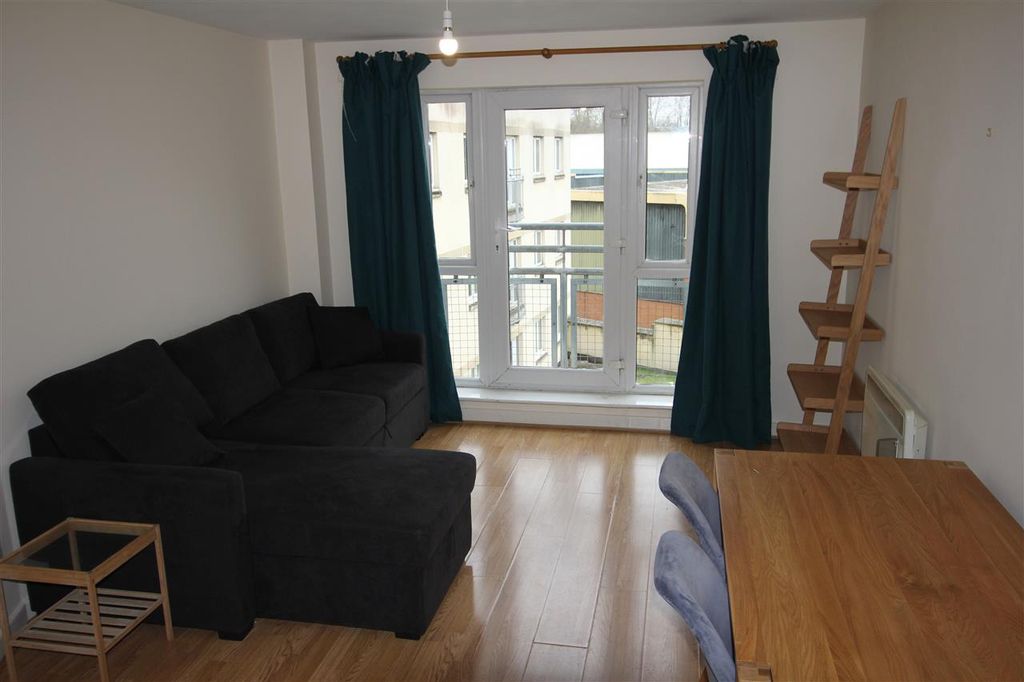 Property photo 3 of 9