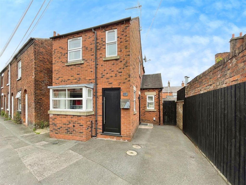 Property photo 1 of 18 Front