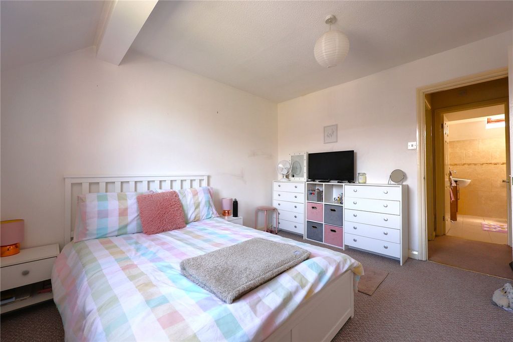 Property photo 3 of 10 Picture No. 11