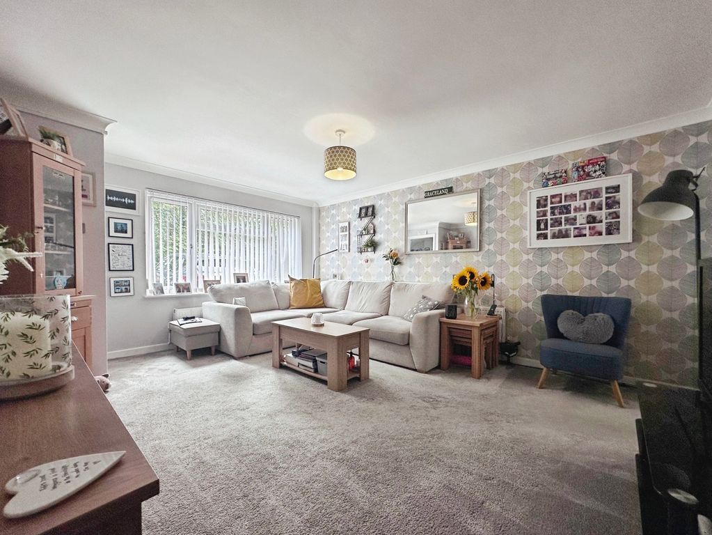 Property photo 3 of 12 Pbox-Img.Jpg