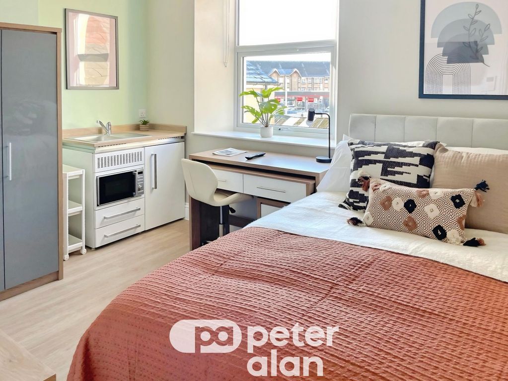 Property photo 2 of 9 Bed