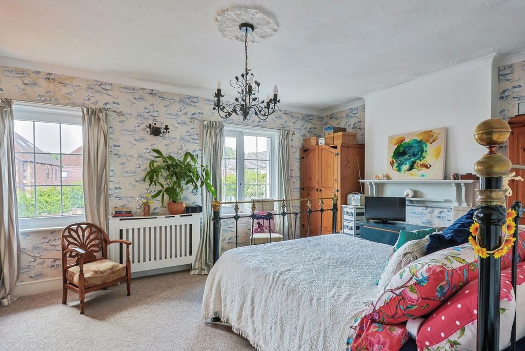 Property photo 3 of 12 Pbox-Img.Jpg