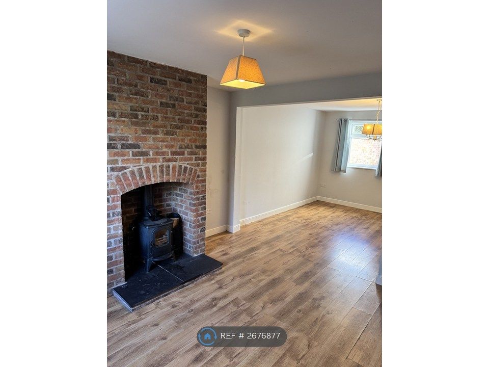 Property photo 3 of 10 Dining Room