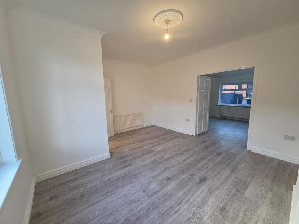 Property photo 2 of 7 Lounge  .Jpeg