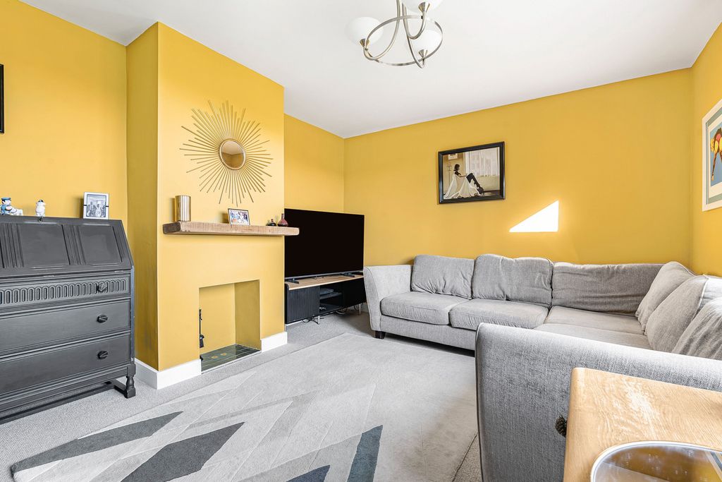 Property photo 3 of 30