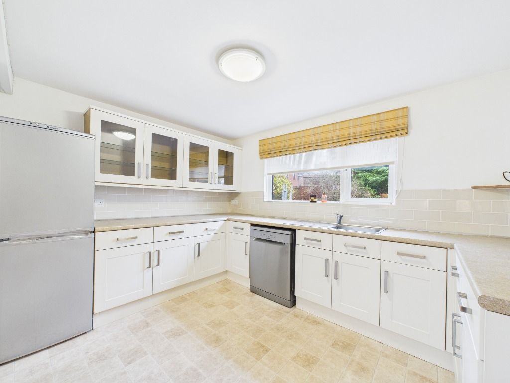 Property photo 2 of 32