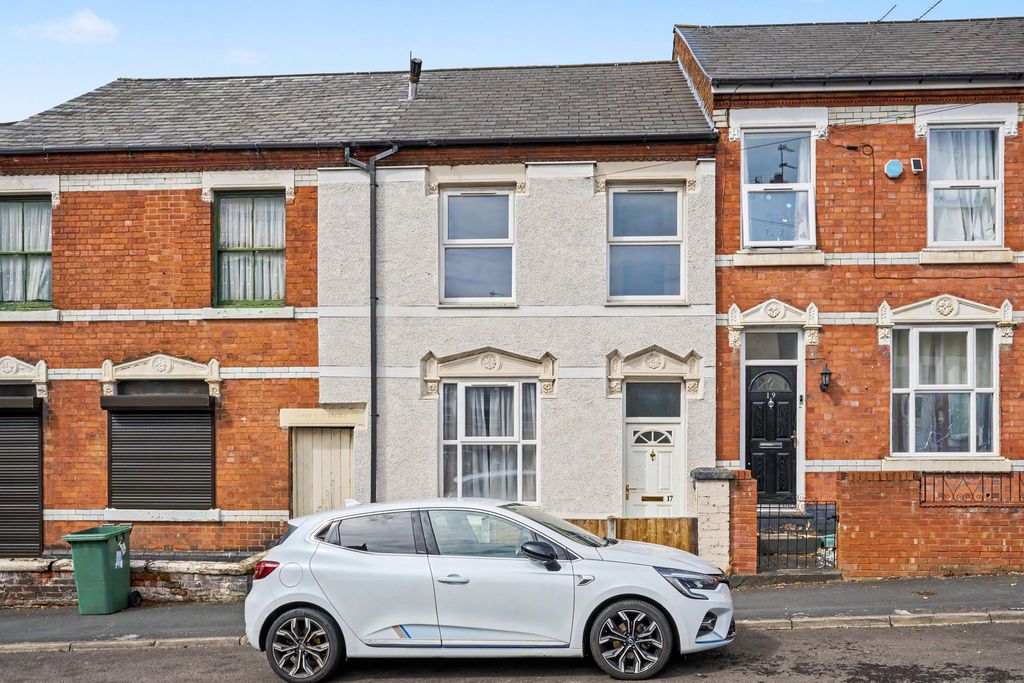 Property photo 1 of 23 17 Cecil Street, Walsall, West Midlands, Ws4 2Az