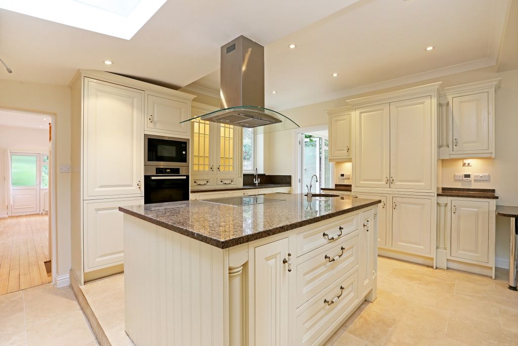 Property photo 2 of 15 Kitchen