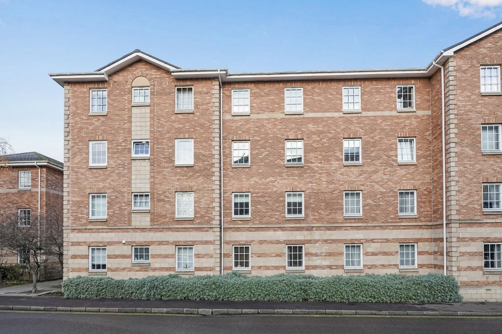 Property photo 1 of 21 Primary Property Image