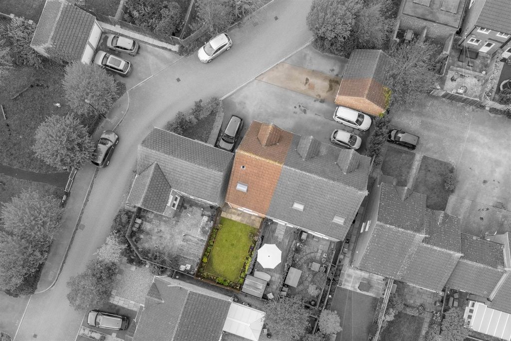 Property photo 2 of 17 3_Mallard_Close_34.Jpg