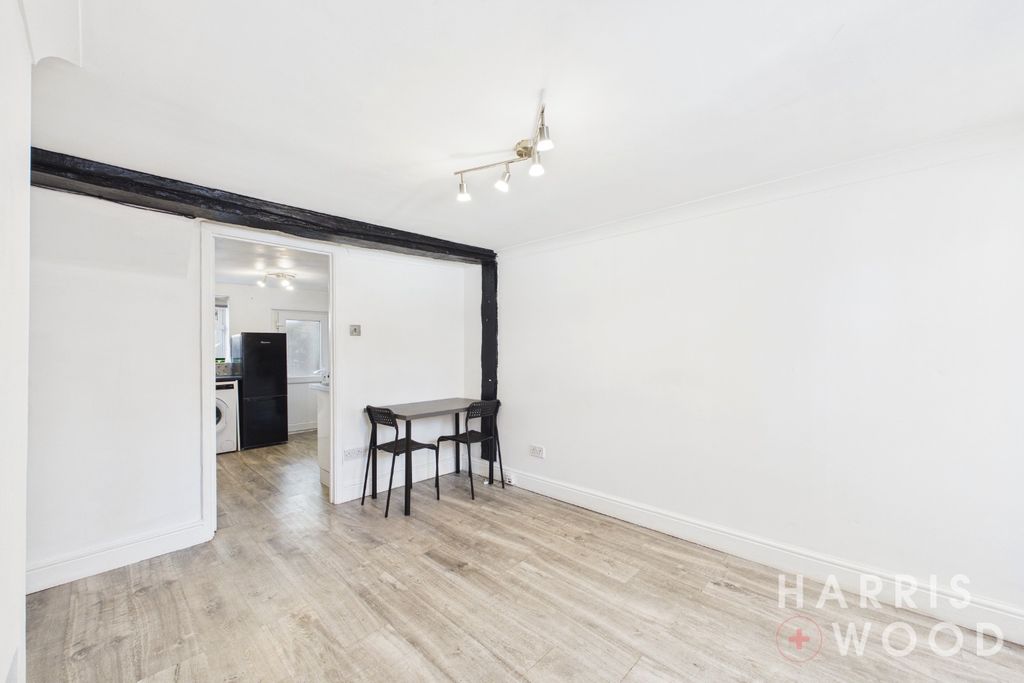 Property photo 3 of 17 4907444
