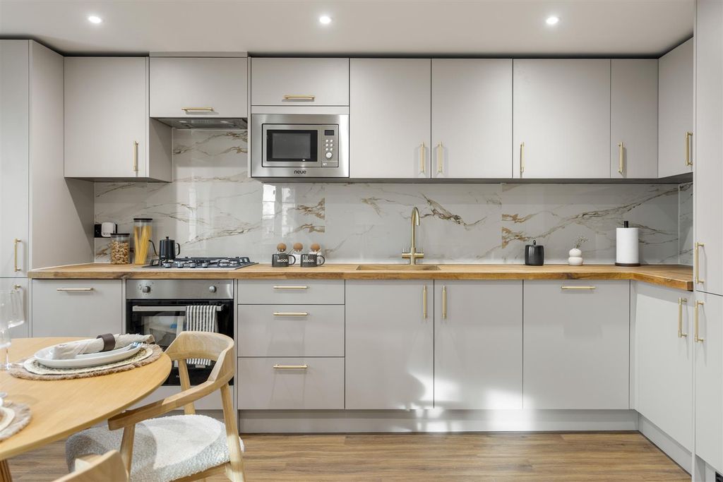 Property photo 2 of 10 4Highamrd-Showflatweb04.Jpg