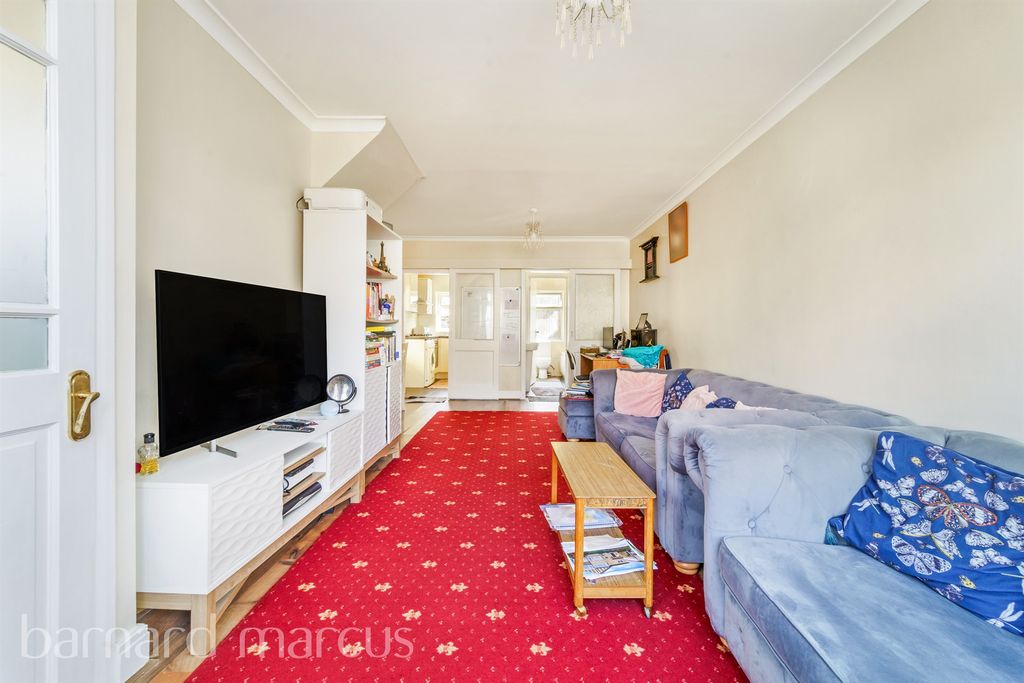 Property photo 2 of 9