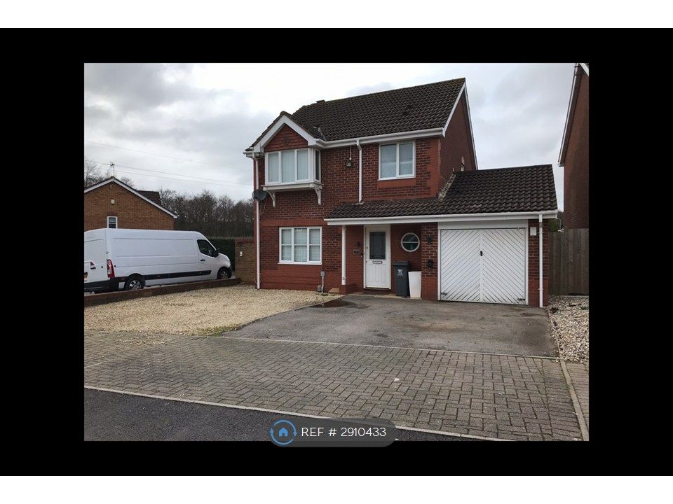 Property photo 1 of 27 Detached House With An Integral Garage