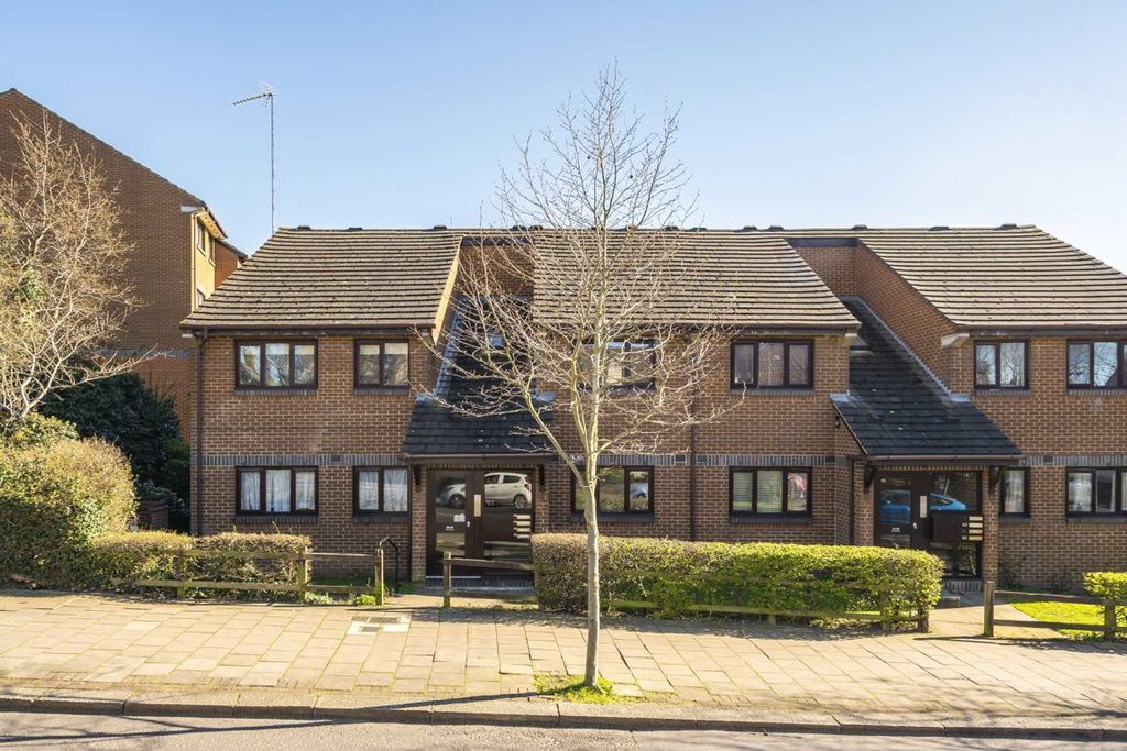 Property photo 1 of 5