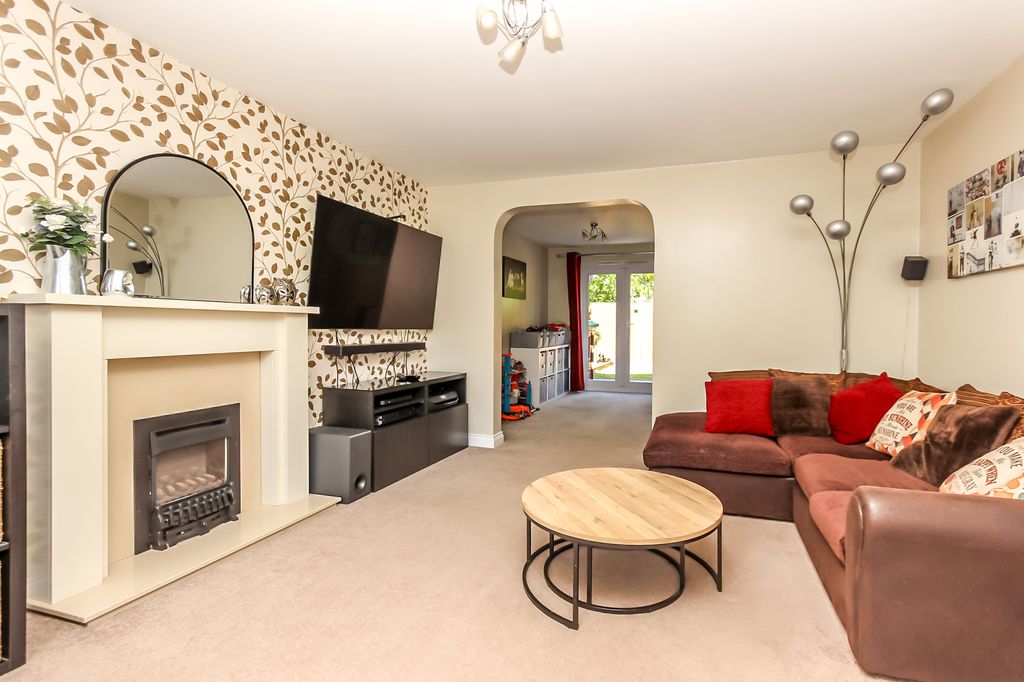 Property photo 2 of 12 Lounge