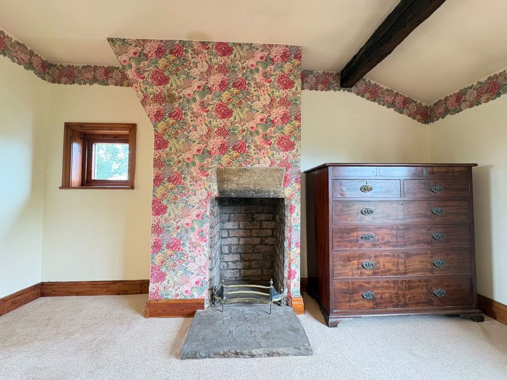 Property photo 3 of 49